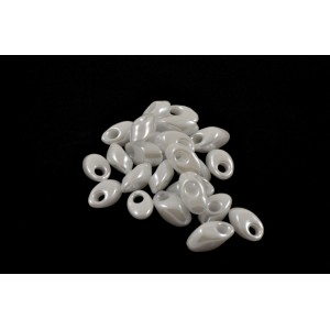 LONG MAGATAMA 4X7MM WHITE OPAQUE LUSTER